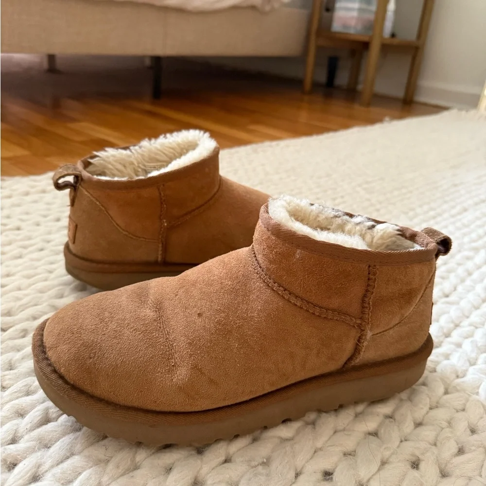 UGG Ultra Mini - Picture 1 of 4
